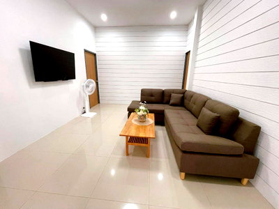 เช่าบ้านเดี่ยว เทศบาลตำบลดอนแก้ว : บ้านให้เช่า House for rent. พิกัด หนองผึ้งสารภี. ชั้นเดียวกว้าง 90ตรว. 3ห้องนอน 4ห้องน้ำ