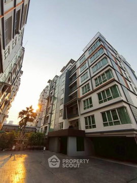 ราคาคุ้มค่า คอนโด 1 ห้องนอน Voque Sukhumvit 16 Condominium ใกล้ MRT ศูนย์สิริกิติ์ (ID 2983026)
