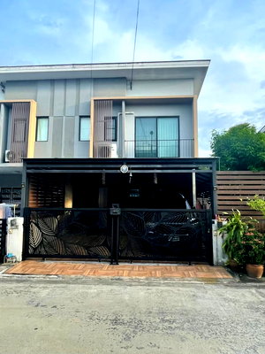 Townhouses for sale JAS green village - Kubon : ✅ 2-story townhome for sale, extra large area Close to the Pink Line, only 600 meters ✅ The Connect Ramintra 65