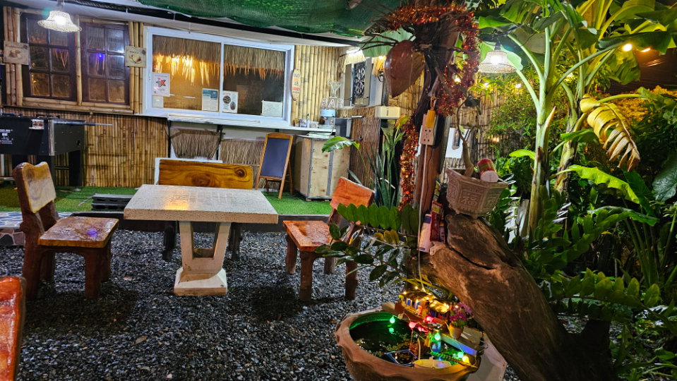 picture Bar, restaurant, karaoke, guesthouse for sale - 3/36