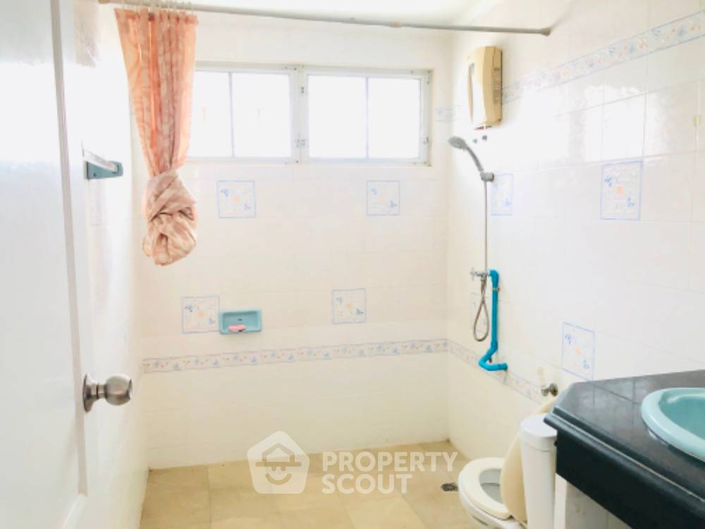 รูป บ้านเช่า 4 ห้องนอน รับสัตว์เลี้ยง ซอยสำวะตะวันออก เขตคลองสามวา (ID 1242726) - รูปที่ 6/9