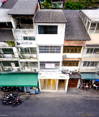 เช่าอาคารพาณิชย์ ถนนสุทธิสารวินิจฉัย : เดินถึง เพียง 359 ม. ตรงข้ามตลาดอินดี้MRT โชคชัย 4 ทำเลลาดพร้าว 60–64 อาคารพาณิชย์ 4 ชั้น 6นอน 6น้ำHostel, Airbnb, เชื่อมต่อรัชดาภิเษก