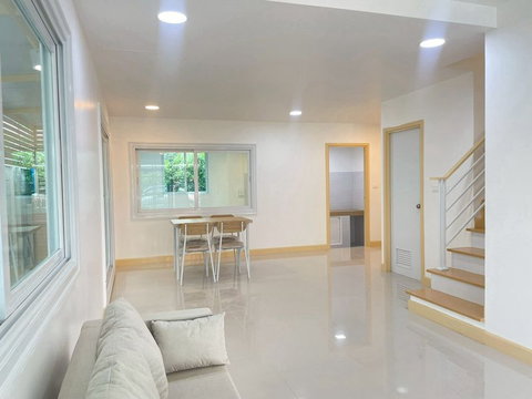 Urgent Sale! Cozy Corner Townhome at Kunalai Begins (Baan Kluay - Sai Noi) – 26 Sq.w., Unblocked Garden View, Ready to Move In!