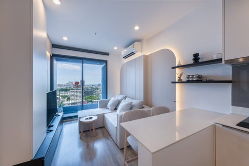 Condo for rent at Ideo Mobi Sukhumvit 66 with direct skywalk access to BTS Udomsuk (Rt-01)