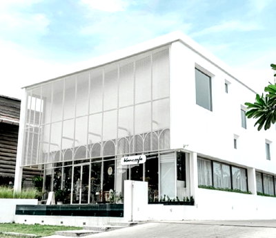 สำนักงานให้เช่า : ให้เช่าอาคารสำนักงาน 2 ชั้น ทำเล ซอยศรีนครินทร์ ต้น ๆ เข้าซอยไม่ลึก / ห่างสถานีศรีกรีฑา เพียง 300 เมตร / จอดรถกว่า 30 คัน / เพดานสูง / จดบริษัทได้