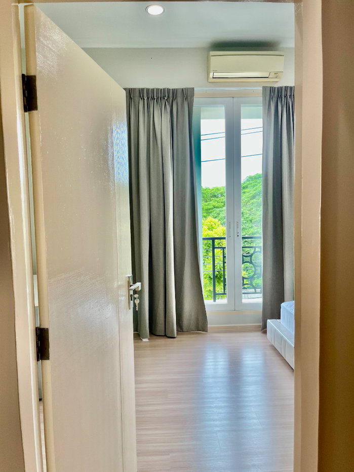 รูป ให้เช่า Townhome 3 ชั้น บ้านกลางเมือง พระราม 9 – มอเตอร์เวย์ เฟอร์นิเจอร์ครบ พร้อมเข้าอยู่ หน้าบ้านไม่ชนใคร เดินทางสะดวก ใกล้สนามบินสุวรรณภูมิ - รูปที่ 19/23