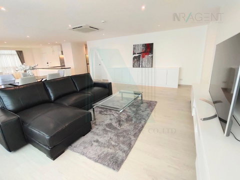 🚩 For Sell Condo SILOM CONDOMINUIM Building 1, Floor 11,2 bed room, Room size 144 sqm