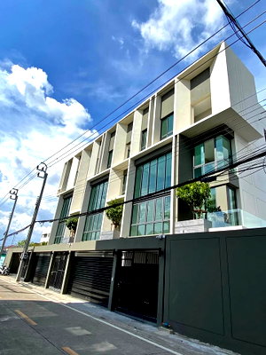 เช่าโฮมออฟฟิศ ม.เกษมบัณฑิต พัฒนาการ : R3055 ให้เช่าโฮมออฟฟิต 4 ชั้น Myst อ่อนนุช-ศรีนครินทร์ (ว่างค่ะ) ใกล้สถานีศรีนุช เพียง 450 ม. 