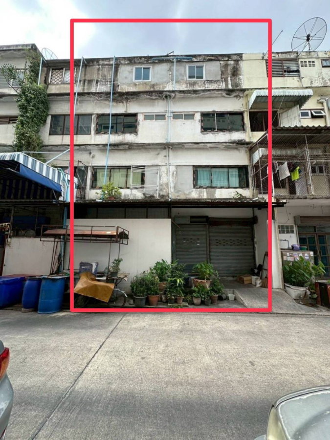 รูป ขายด่วน! อาคารพาณิชย์ 2 คูหา ทำเลศักยภาพ ติดถนนพัฒนาการ – ศรีนครินทร์ ใกล้รถไฟฟ้า - รูปที่ 3/14