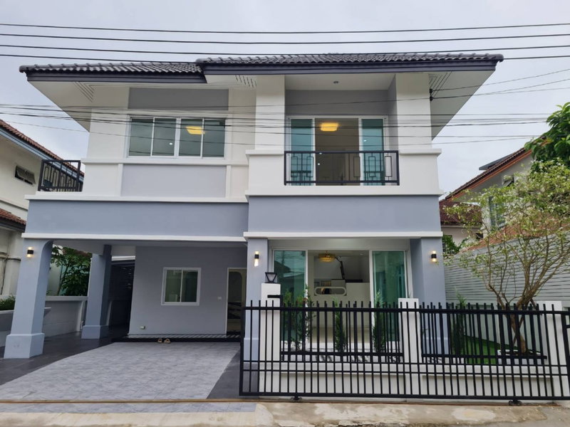 Houses for sale : single house renovate 50.10 square wa ladprao 101 yeak 42 vasini grand home bkk , near bts
