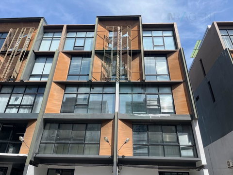 For Rent 5-story Home office THE PRIDE SUKHUMVIT 77 12 bedroom 6 bathroom