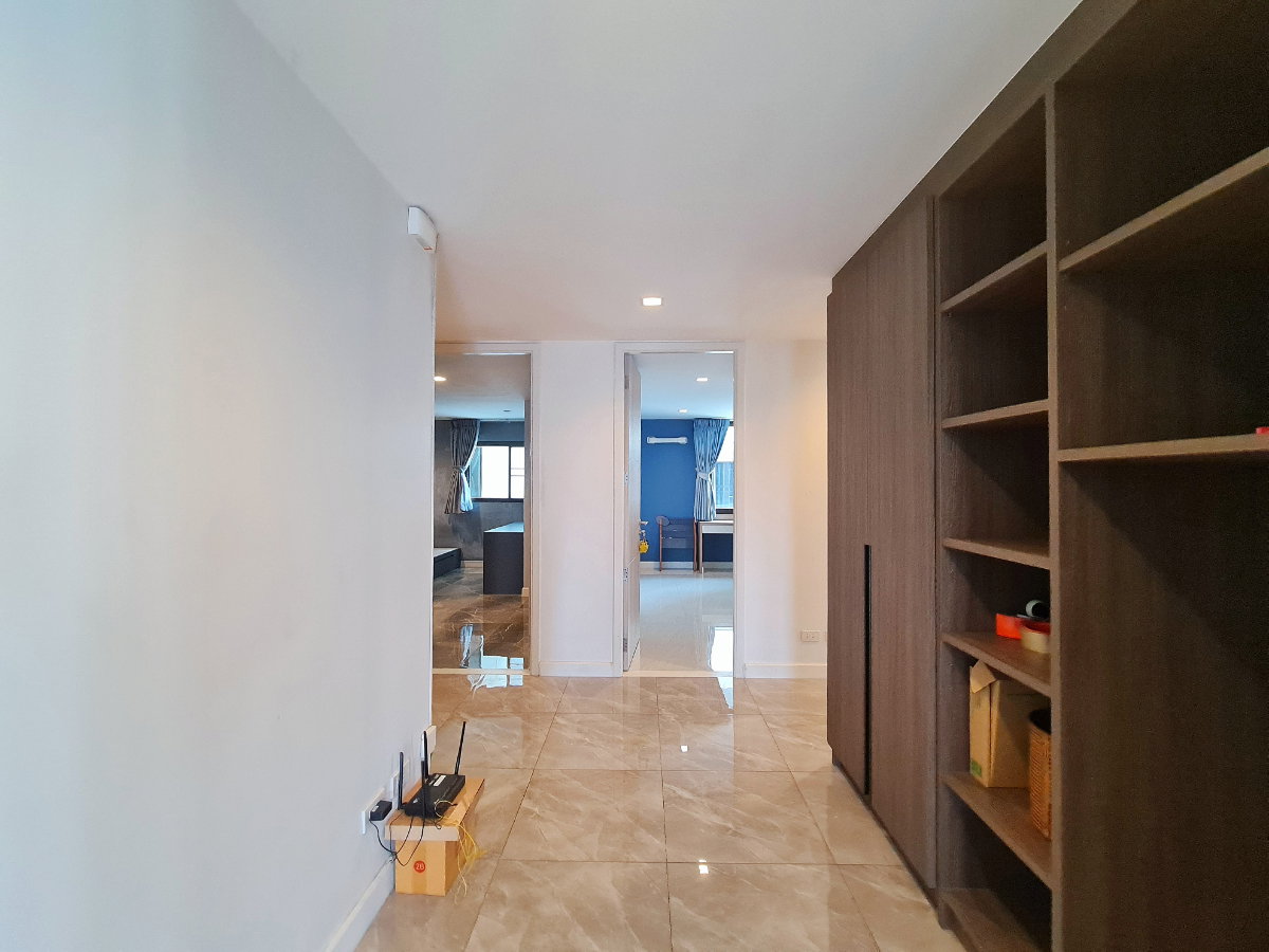 รูป Rare Pet-Friendly Residence @ Asoke Tower | 3 ห้องนอน รีโนเวทใหม่ วิวเปิดโล่ง พื้นที่ 177 ตร.ม. - รูปที่ 11/27