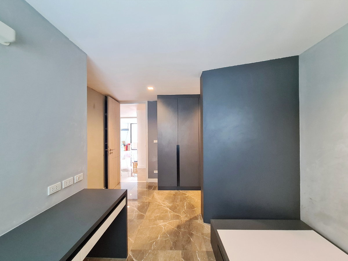 รูป Rare Pet-Friendly Residence @ Asoke Tower | 3 ห้องนอน รีโนเวทใหม่ วิวเปิดโล่ง พื้นที่ 177 ตร.ม. - รูปที่ 21/27