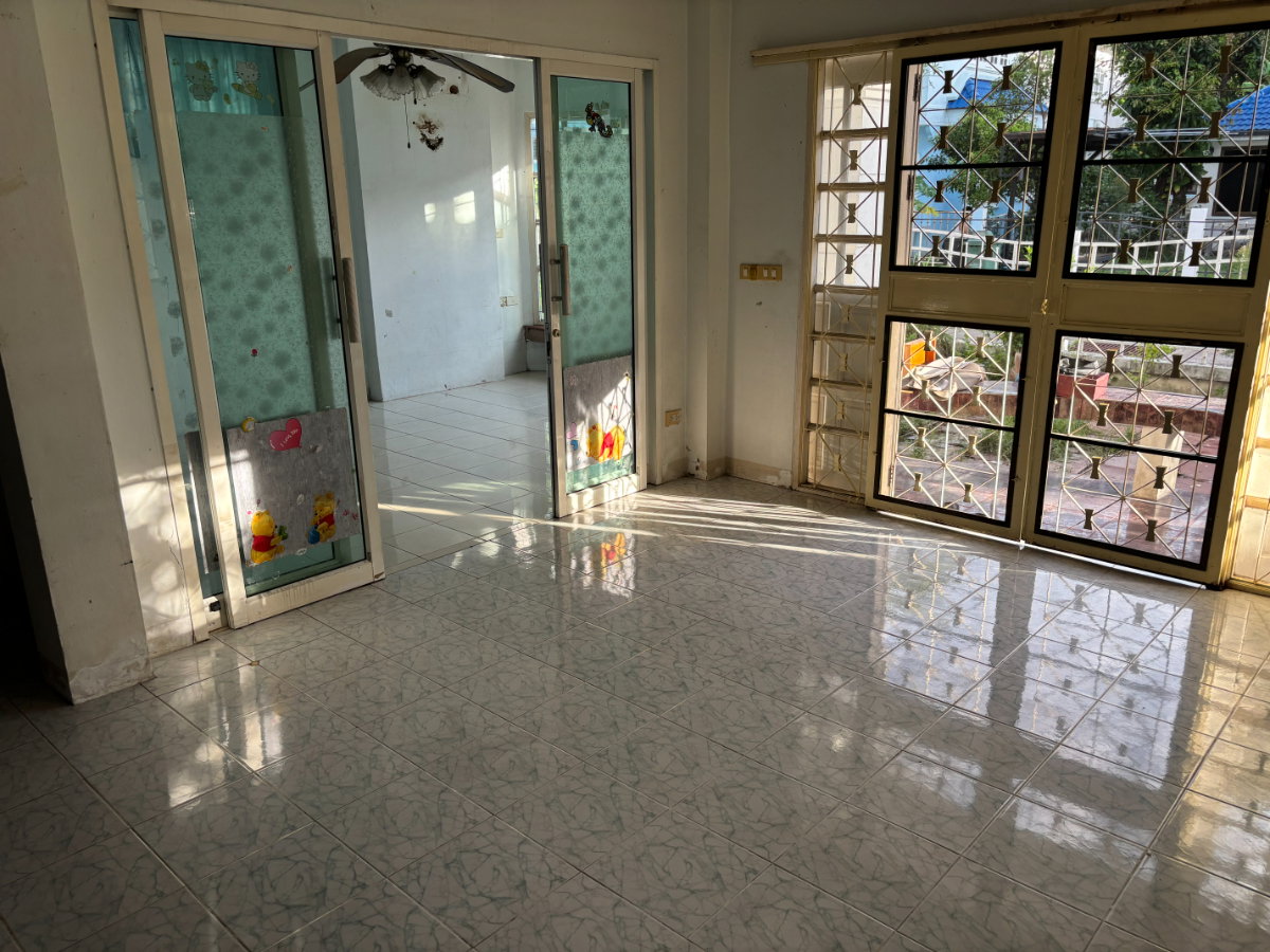 รูป ขายบ้านเดี่ยวหมู่บ้าน มณีรินทร์ รัตนาธิเบศร์ 50 ตารางวา เหมาะกับ Renovate - รูปที่ 3/16