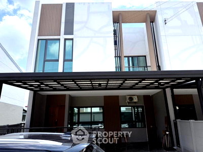 Townhouses for sale : 4-Bed Townhouse For Sale, Baan Klang Muang Ladprao 101 Station (ID 2993800)