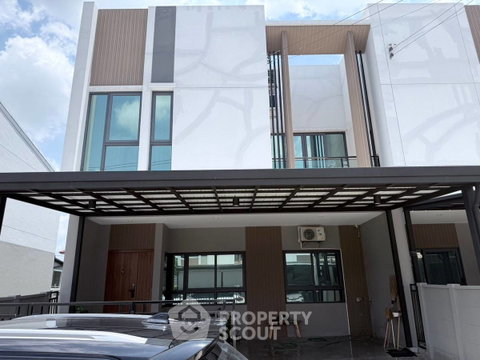 ทาวน์เฮาส์ 4 ห้องนอน ขาย Baan Klang Muang ลาดพร้าว 101 สเตชั่น (ID 2993800)