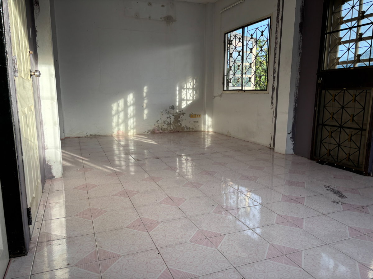 รูป ขายบ้านเดี่ยวหมู่บ้าน มณีรินทร์ รัตนาธิเบศร์ 50 ตารางวา เหมาะกับ Renovate - รูปที่ 12/16
