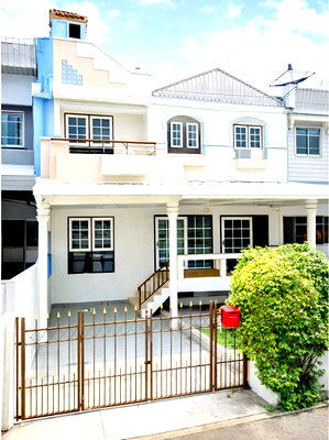 เช่าทาวน์โฮม เมกะ บางนา : ศรีด่าน20-24 แม็คโคร ศรีนครินทร์ 900ม. MRT ศรีด่าน 650ม. คฤหาสน์แถวตั้ง ทาวน์เฮาส์ 3ชั้นเล่นระดับ เท่ากับ 2คูหา มีดาดฟ้า 4 นอน รับสัตว์ได้