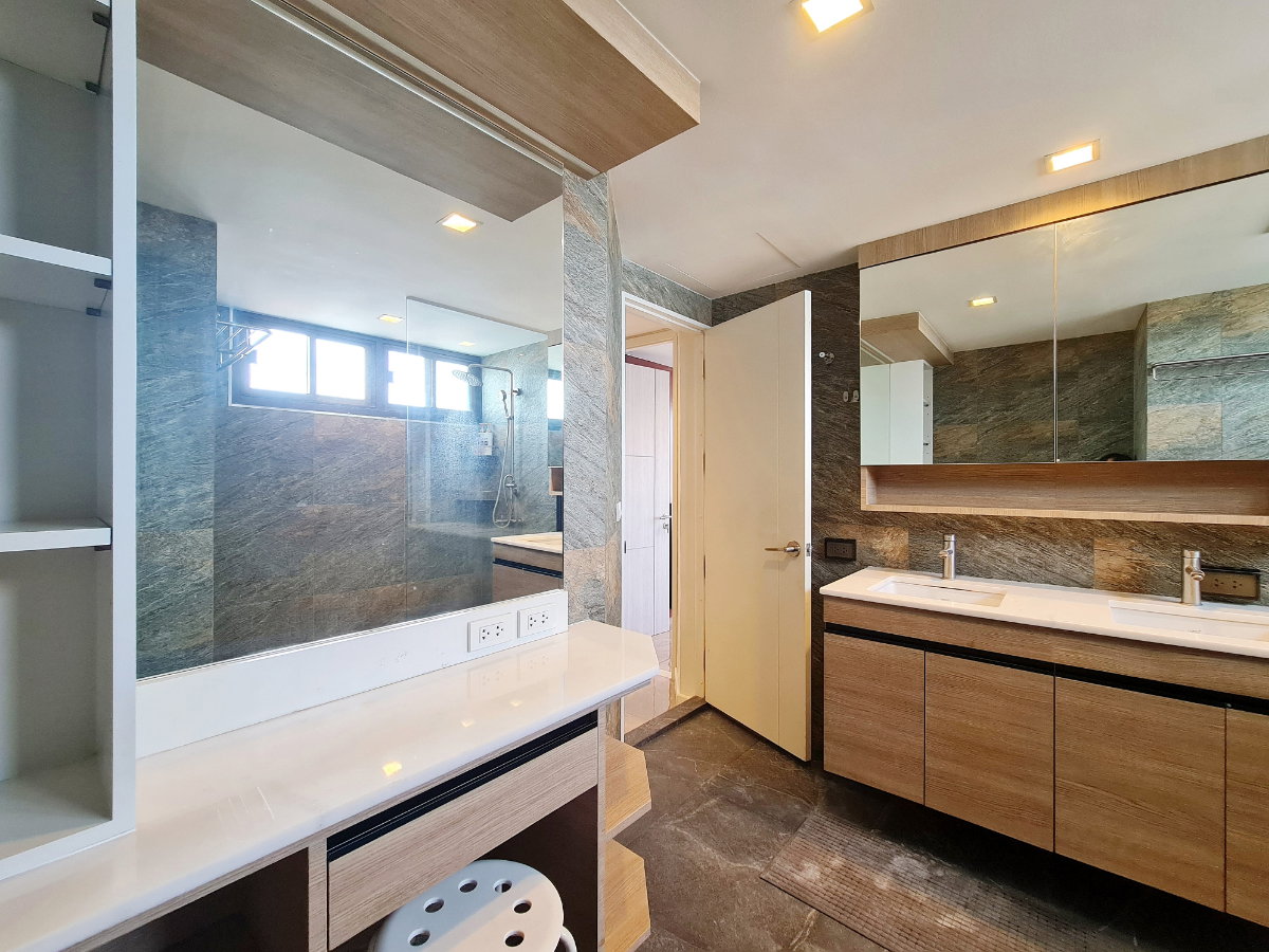 รูป Rare Pet-Friendly Residence @ Asoke Tower | 3 ห้องนอน รีโนเวทใหม่ วิวเปิดโล่ง พื้นที่ 177 ตร.ม. - รูปที่ 13/27