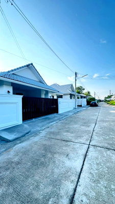 Houses for sale Frost Magical Ice of Siam : House in Pattaya located near Regent International School and Pa Boon Restaurant