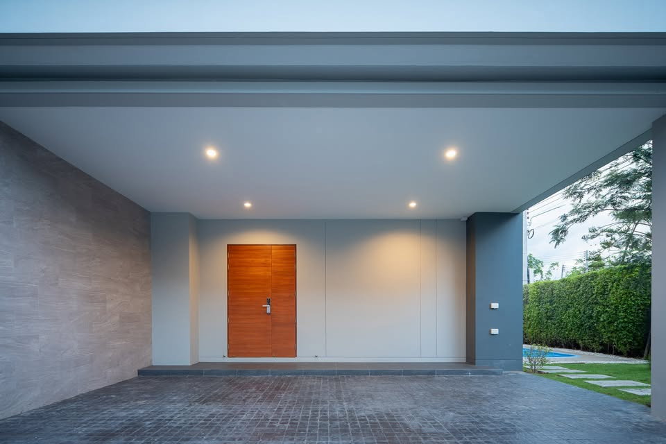 รูป บ้านสวยพร้อมอยู่ ทำเลหายาก ใกล้เมือง ใกล้สนามบิน และโรงเรียนนานาชาติ - รูปที่ 25/26