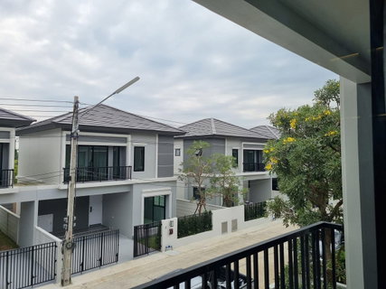 รูปภาพ 🏡✨ ให้เช่าบ้านแฝด Britania วงแหวน–หทัยราษฎร์ บ้านใหม่สไตล์ Modern British Luxury ตกแต่งสวย พร้อมเข้าอยู่