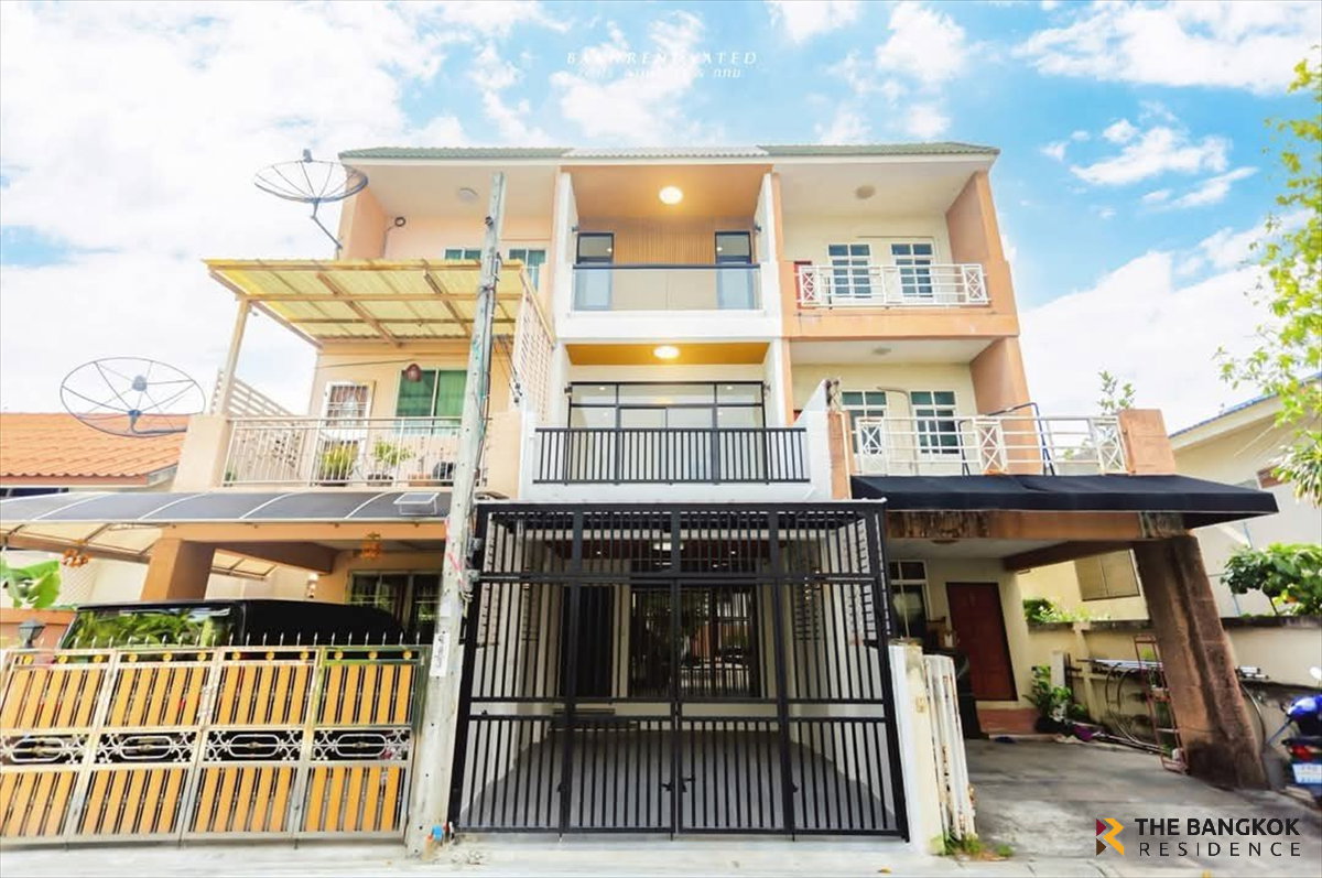 รูป 🏡ขายทาวน์โฮม 3 ชั้น ซอยอินทราภรณ์ ลาดพร้าว 94 ทำเล Town in Town เพียง 5.99 ล้านบาท✨ - รูปที่ 1/22