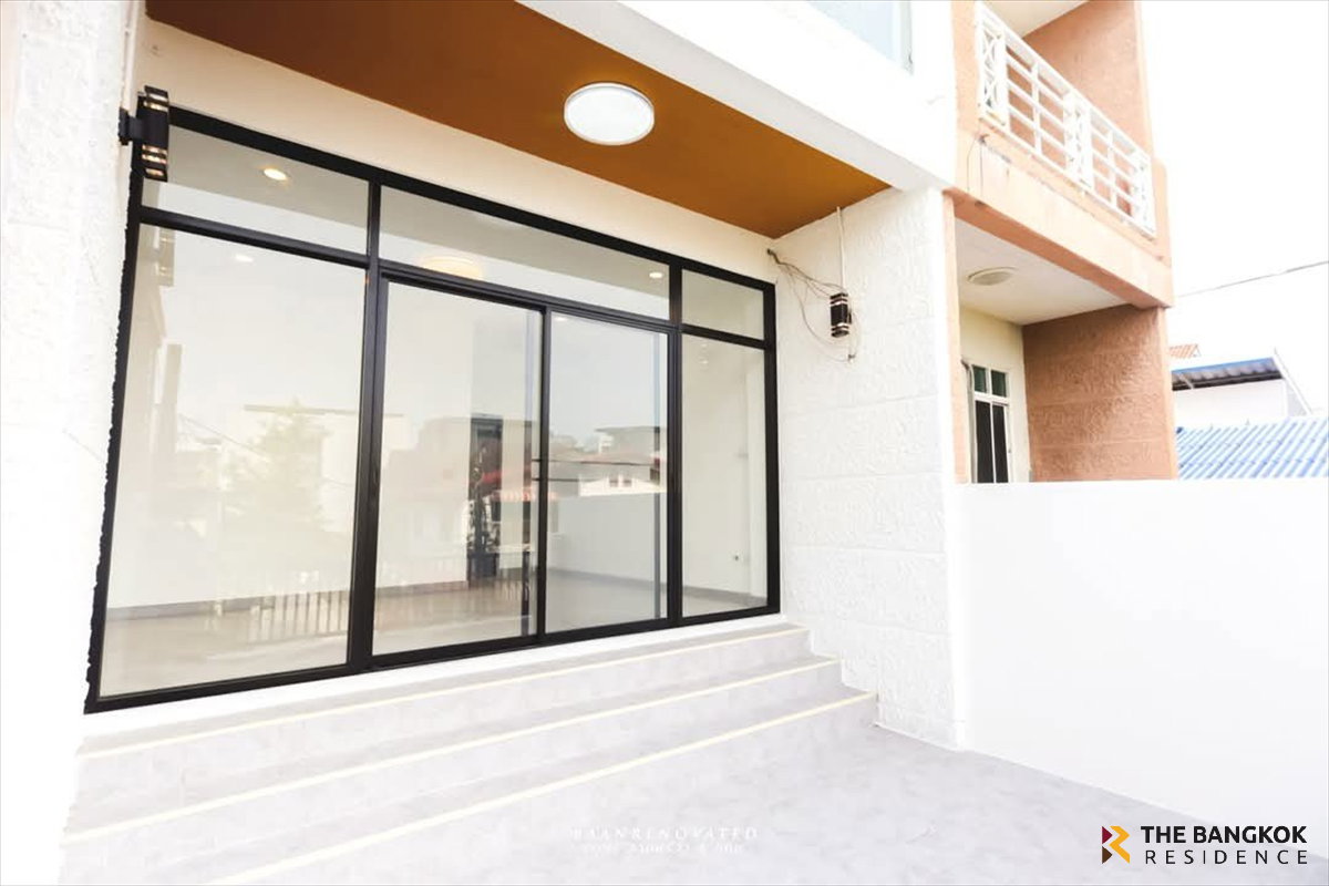 รูป 🏡ขายทาวน์โฮม 3 ชั้น ซอยอินทราภรณ์ ลาดพร้าว 94 ทำเล Town in Town เพียง 5.99 ล้านบาท✨ - รูปที่ 3/22