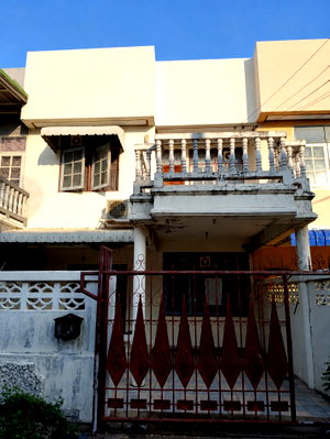 ขายทาวน์โฮม : ขายทาวน์เฮาส์ 2 ชั้น หมู่บ้านรุ่งเรืองเฮ้าส์ 21 ตร.ว. ซอยพหลโยธิน 54