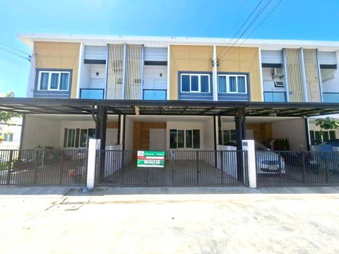 ทาวน์เฮ้าส์ 21.4 ตร.วา บ้านร่มไม้ โรจนะ เฟส 2 บางปะอิน พระนครศรีอยุธยา 2.6M