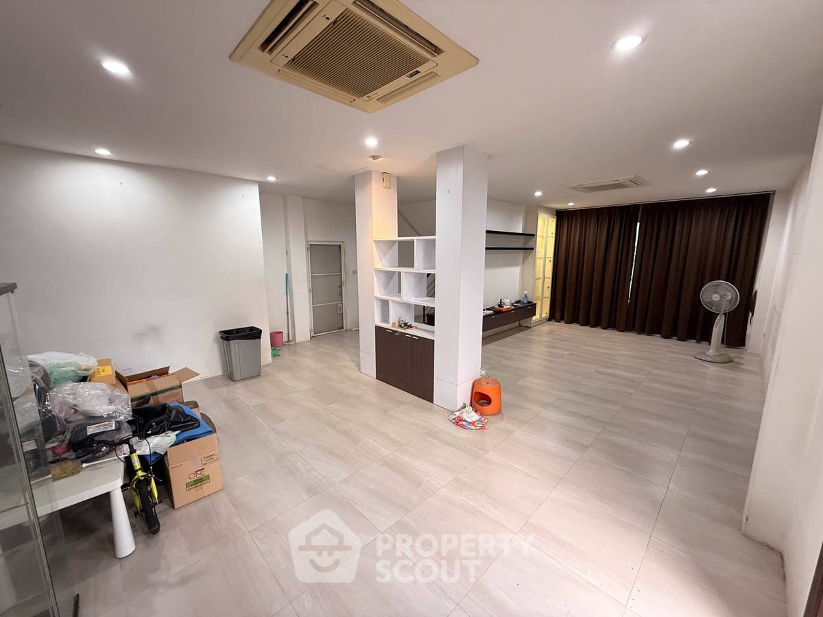 รูป บ้าน 3 ชั้น 4 ห้องนอน เหมาะทำโฮมออฟฟิศ เขตสวนหลวง รามา 9 (ID 2997910) - รูปที่ 15/16