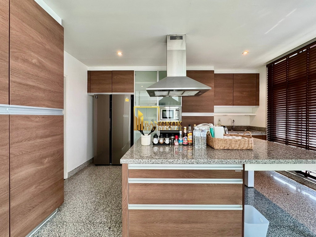 รูป Impressive 2 Bedroom Duplex Apartment in Phra Khanong - BR0686AP - รูปที่ 8/29