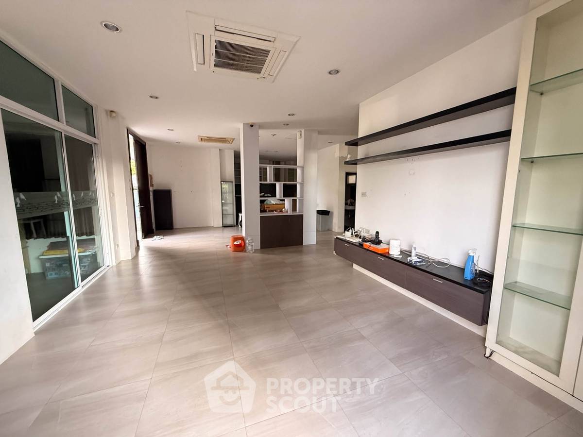 รูป บ้าน 3 ชั้น 4 ห้องนอน เหมาะทำโฮมออฟฟิศ เขตสวนหลวง รามา 9 (ID 2997910) - รูปที่ 16/16