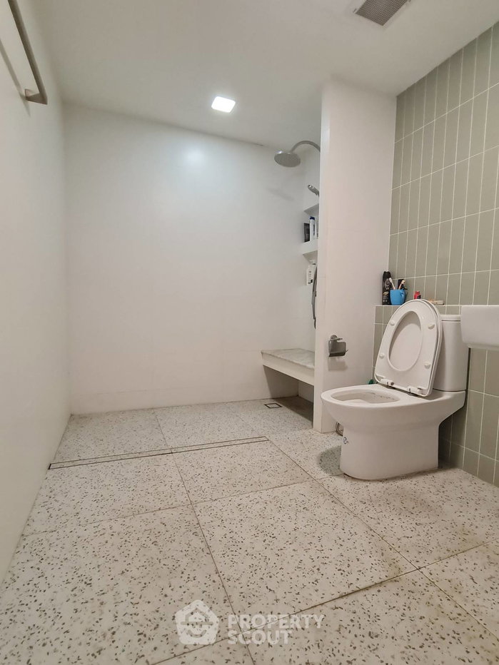 picture 5-BR Renovated House 300 Sqm Minimal Style By Renos, Ramkhamhaeng (ID 2999116) - 19/22