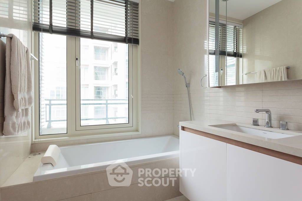 picture High-Floor 2-BR 92 Sqm At Q Langsuan Near BTS Ratchadamri (300m) (ID 822434) - 7/10
