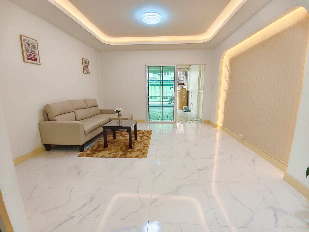 รูป บ้านสวย พร้อมอยู่ #หมู่บ้านร่มเงาไม้ บางบัวทอง ติดถนนวัดลาดปลาดุก - รูปที่ 8/26