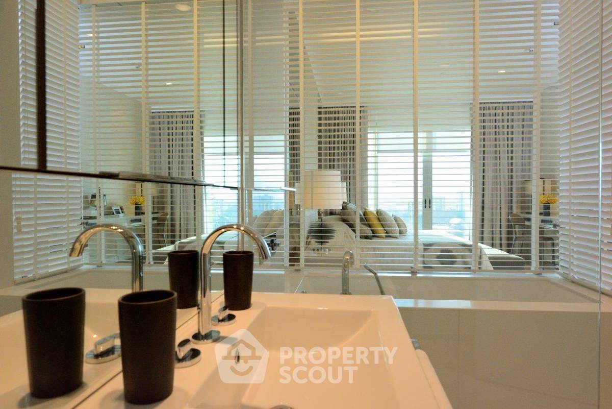 picture High-Floor 2-BR 132 Sqm Condo at 185 Rajadamri, 400m to BTS Ratchadamri (ID 511497) - 10/13