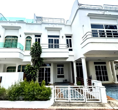 ทาวน์โฮม ศาลาว่าการเมืองพัทยา : Townhouse for Sale Wongamat Beach Pattaya Sea View