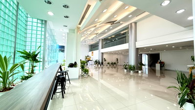 Office for rent Srinakharinwirot University Prasanmit Campus : Compound Space 493sqm 1Fl Office Space For LEASE New Phetchaburi Road Near MRT Phetchaburi Airport Link Makkasan Ideal For Showroom Clinic Fitness