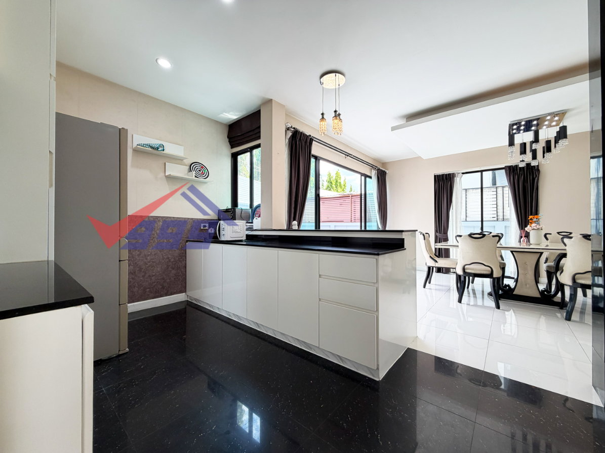รูป 🏡 ขายบ้าน - บ้านลุมพินี สวนหลวง ร.9 สไตล์ Modern Luxury แปลงมุมส่วนตัวสูง ลมดี แสงเข้าทั่วบ้าน REF. 067HSRK - รูปที่ 10/33