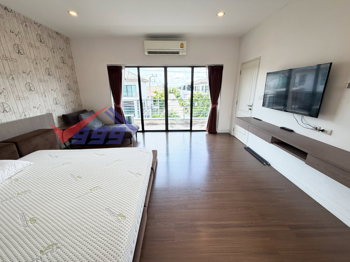 รูป 🏡 ขายบ้าน - บ้านลุมพินี สวนหลวง ร.9 สไตล์ Modern Luxury แปลงมุมส่วนตัวสูง ลมดี แสงเข้าทั่วบ้าน REF. 067HSRK - รูปที่ 25/33