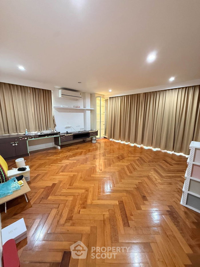 รูป บ้าน 3 ชั้น 4 ห้องนอน เหมาะทำโฮมออฟฟิศ เขตสวนหลวง รามา 9 (ID 2997910) - รูปที่ 9/16