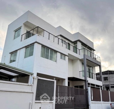 บ้าน 3 ชั้น 4 ห้องนอน เหมาะทำโฮมออฟฟิศ เขตสวนหลวง รามา 9 (ID 2997910)