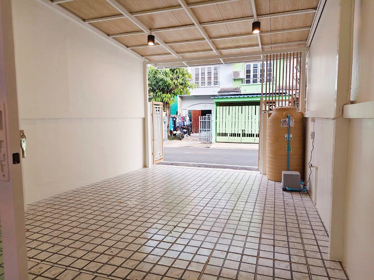 รูป บ้านสวย พร้อมอยู่ #หมู่บ้านร่มเงาไม้ บางบัวทอง ติดถนนวัดลาดปลาดุก - รูปที่ 4/26