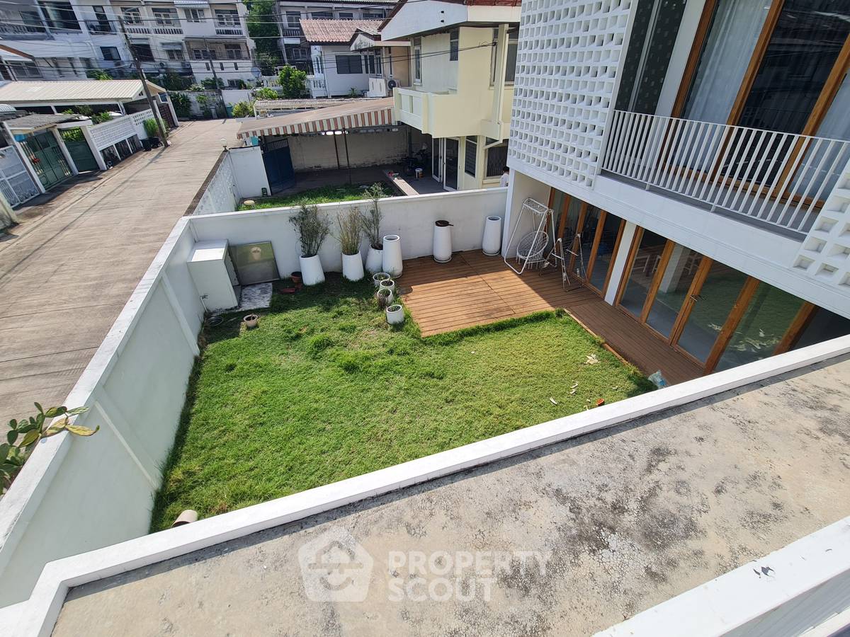 picture 5-BR Renovated House 300 Sqm Minimal Style By Renos, Ramkhamhaeng (ID 2999116) - 7/22