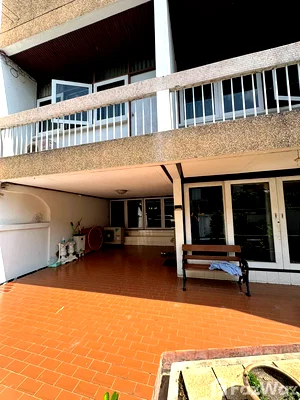 Houses for sale Tesco Lotus Extra Rama 4 : 3 Bedroom House for sale in Khlong Toei, Bangkok  6449363