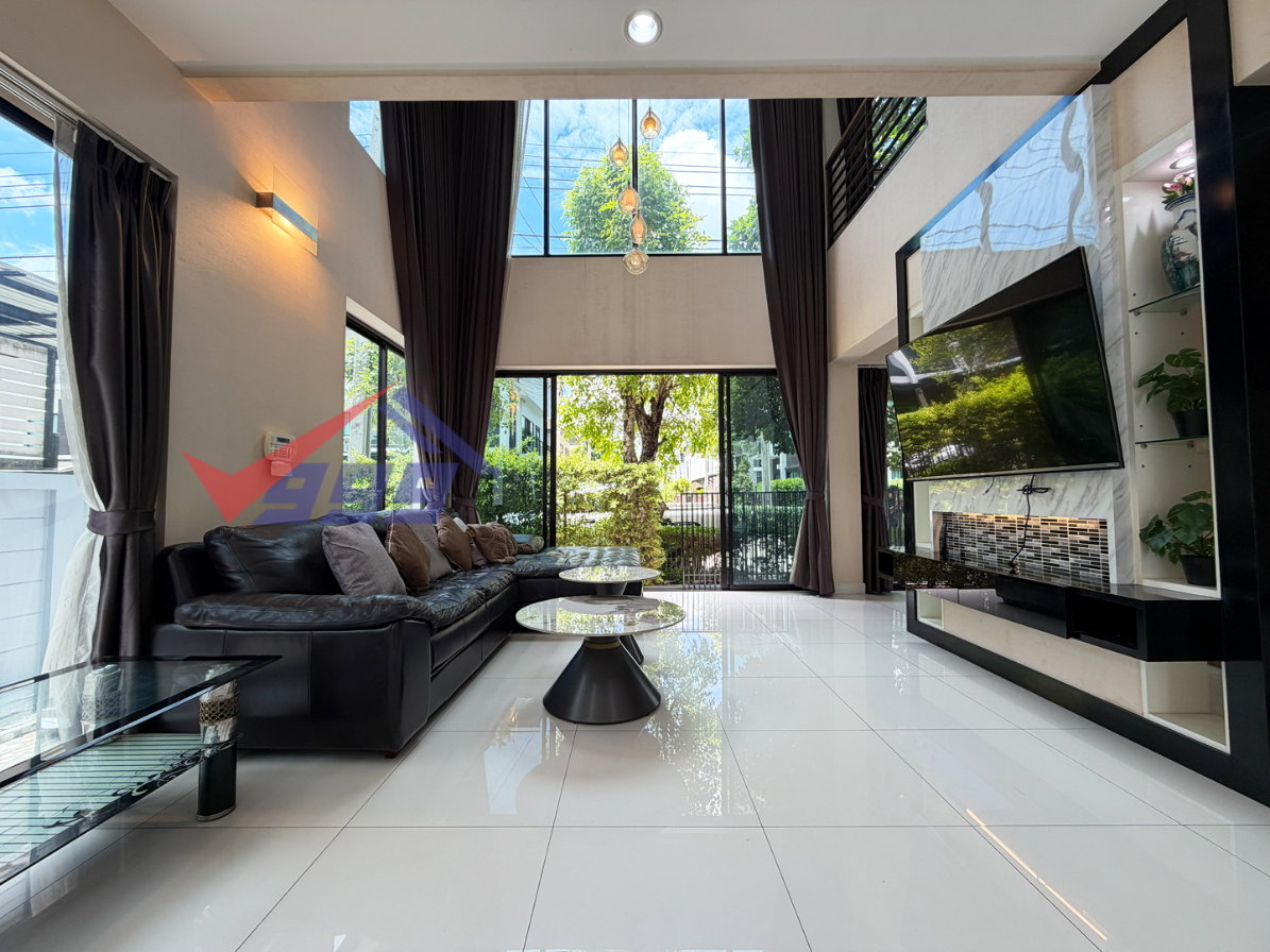 รูป 🏡 ขายบ้าน - บ้านลุมพินี สวนหลวง ร.9 สไตล์ Modern Luxury แปลงมุมส่วนตัวสูง ลมดี แสงเข้าทั่วบ้าน REF. 067HSRK - รูปที่ 3/33