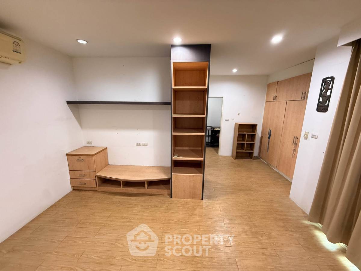 รูป บ้าน 3 ชั้น 4 ห้องนอน เหมาะทำโฮมออฟฟิศ เขตสวนหลวง รามา 9 (ID 2997910) - รูปที่ 3/16