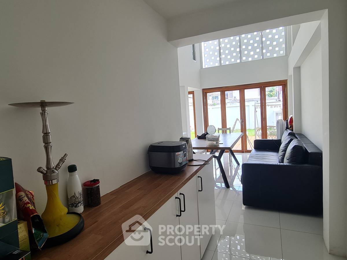 picture 5-BR Renovated House 300 Sqm Minimal Style By Renos, Ramkhamhaeng (ID 2999116) - 10/22