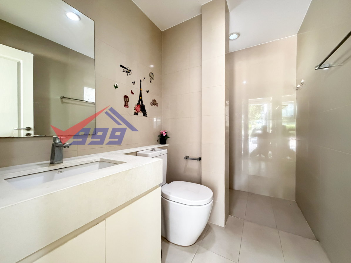 รูป 🏡 ขายบ้าน - บ้านลุมพินี สวนหลวง ร.9 สไตล์ Modern Luxury แปลงมุมส่วนตัวสูง ลมดี แสงเข้าทั่วบ้าน REF. 067HSRK - รูปที่ 12/33